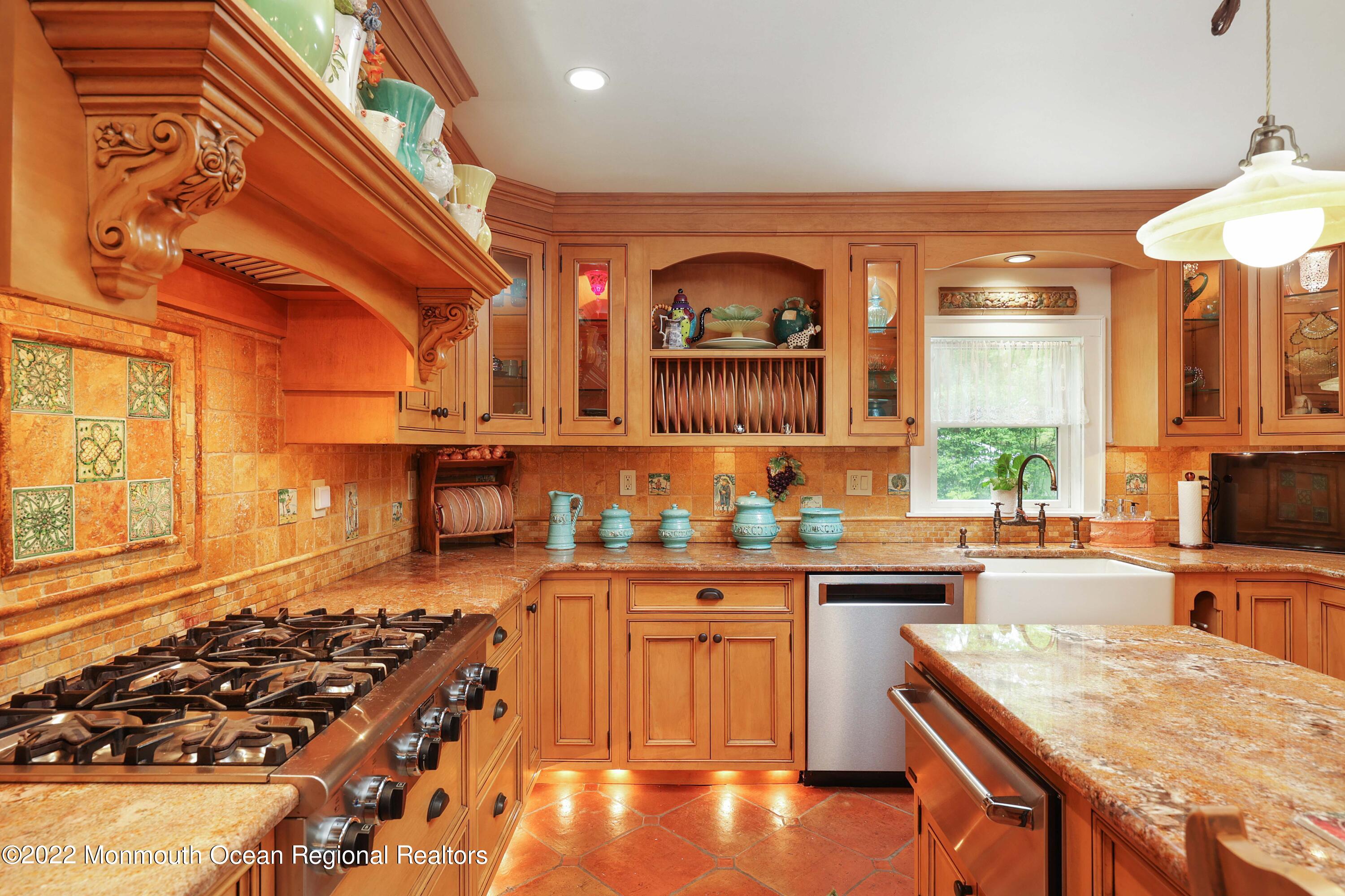 34 Hill Road Atlantic Highlands, NJ 07716 - Photo 5 of 37 Heated Terra cotta floor