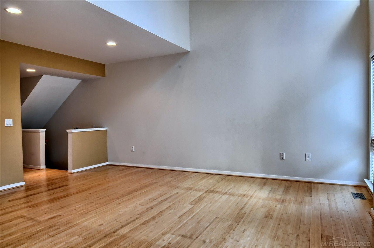 734 Hamilton Court, Unit 116 Rochester Hills, MI 48307 - Photo 13 of 28