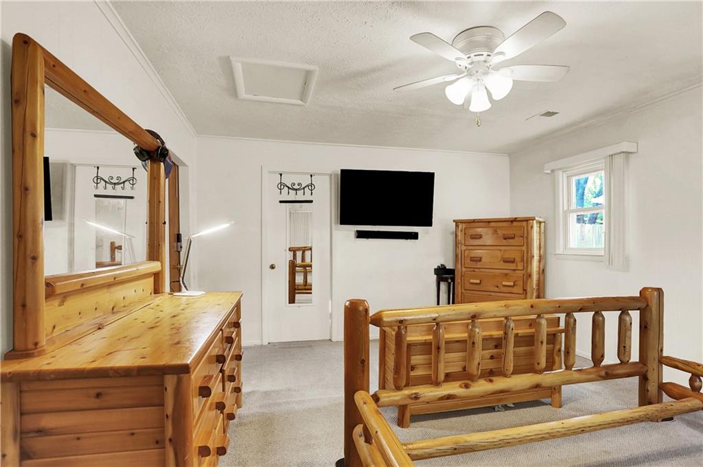 635 Howard Road Greenwood, IN 46142 - Photo 16 of 26 Gallery Image 16