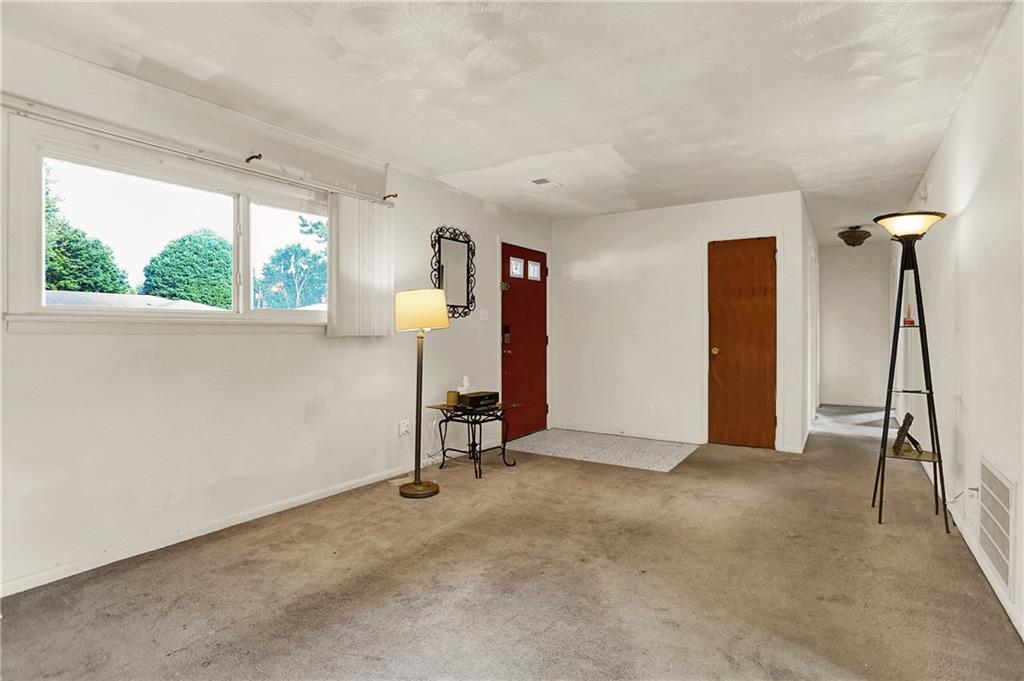 635 Howard Road Greenwood, IN 46142 - Photo 5 of 26 Gallery Image 5