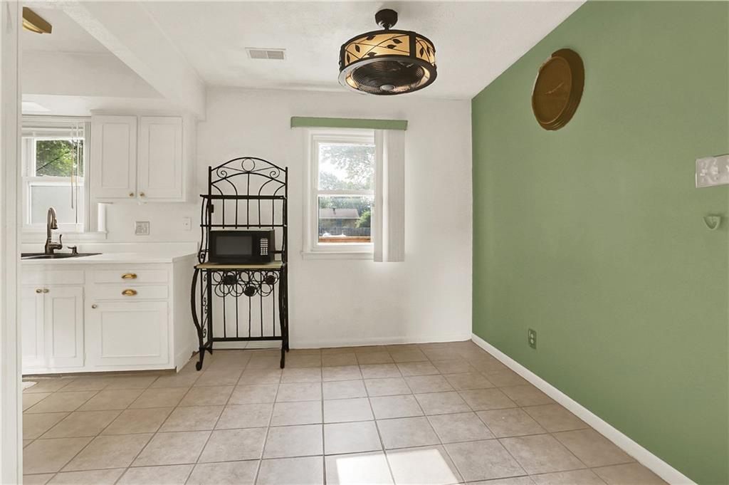 635 Howard Road Greenwood, IN 46142 - Photo 7 of 26 Gallery Image 7