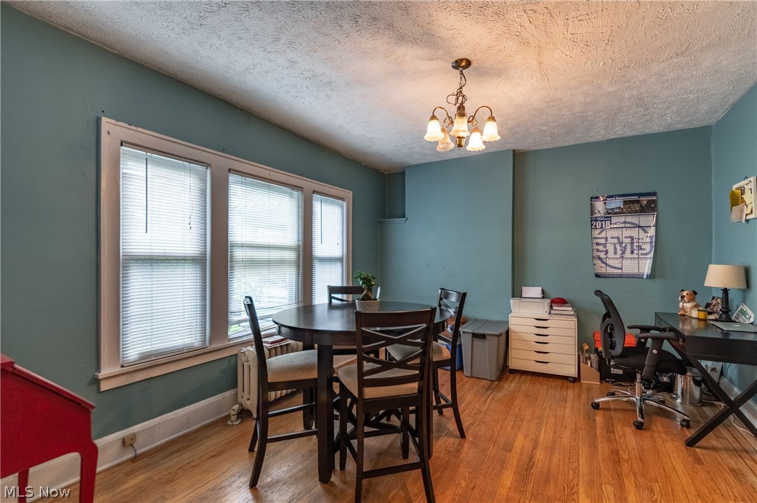 4476 Rainbow Road Cleveland, OH 44121 - Photo 11 of 33
