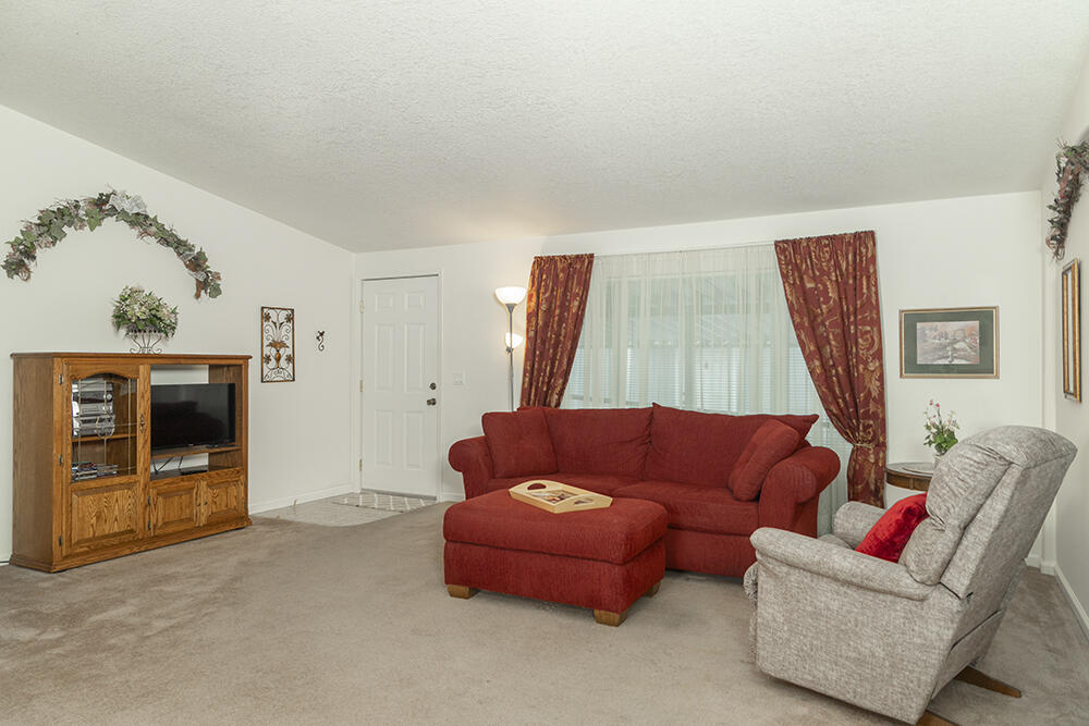 5076 Leonard Road, Unit 105 Grants Pass, OR 97527 - Photo 4 of 50 4