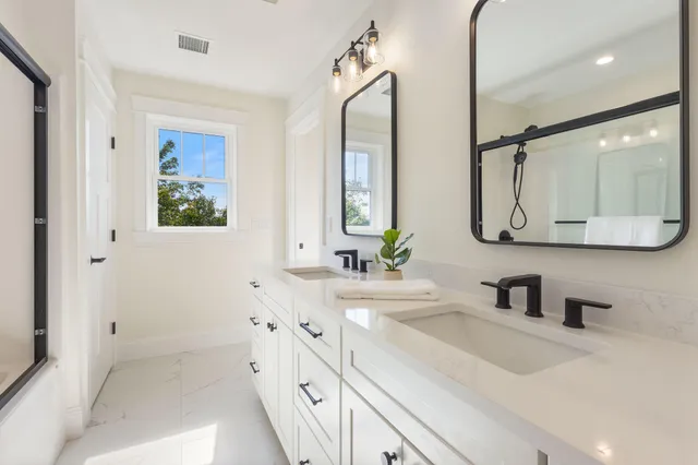 $1,549,900 | 1010 Sawyer Road, Cape Elizabeth, ME 04107