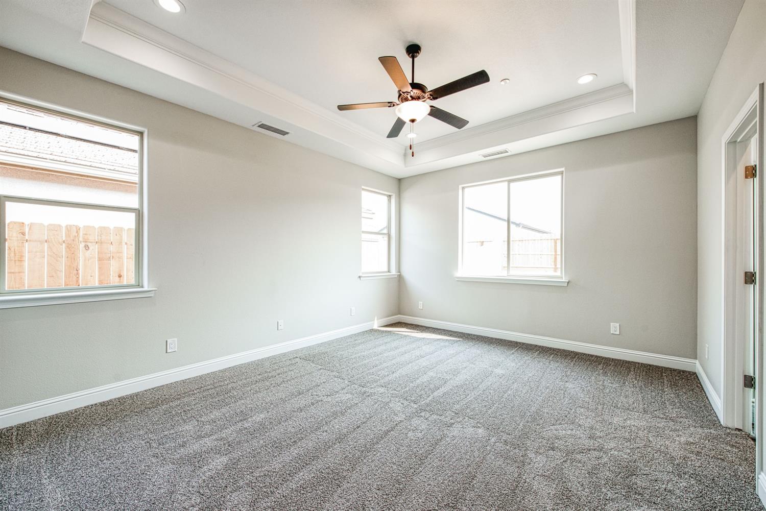734 Alpine Way Madera, CA 93636 - Photo 13 of 31 Gallery Image 13
