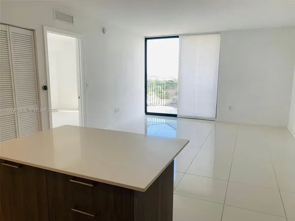 $2,650 | 5252 Northwest 85th Avenue, Unit 807, Doral, FL 33166