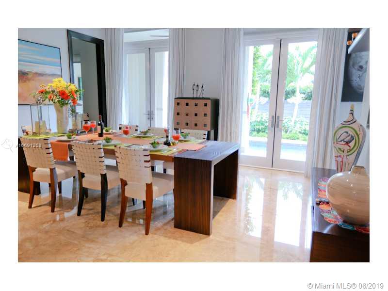 462 Ridgewood Road Key Biscayne, FL 33149 - Photo 3 of 15 Dining Room