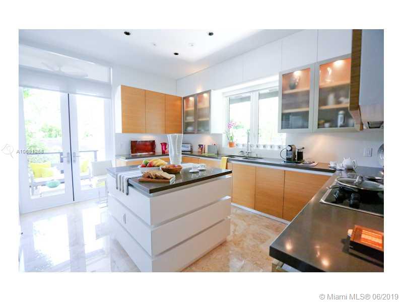 462 Ridgewood Road Key Biscayne, FL 33149 - Photo 5 of 15 Kitchen