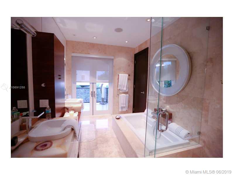 462 Ridgewood Road Key Biscayne, FL 33149 - Photo 7 of 15 Bath/Spa Master