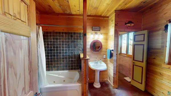 $575,000 | 28 Caps Trail, Lutsen, MN 55612