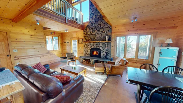 $575,000 | 28 Caps Trail, Lutsen, MN 55612