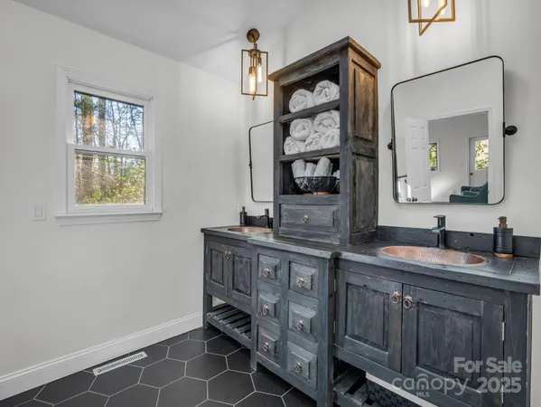 $895,000 | 158 Rock Spring Road, Lake Lure, NC 28746