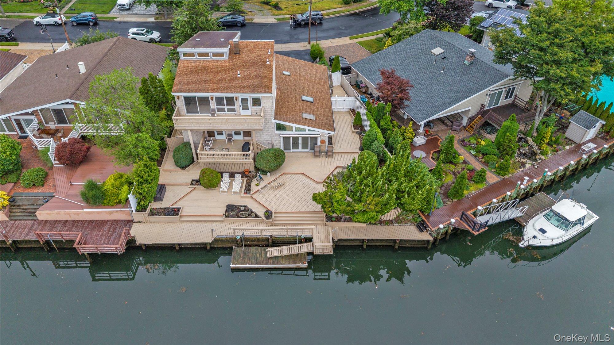 2643 Belmill Road Bellmore, NY 11710 - Photo 4 of 39