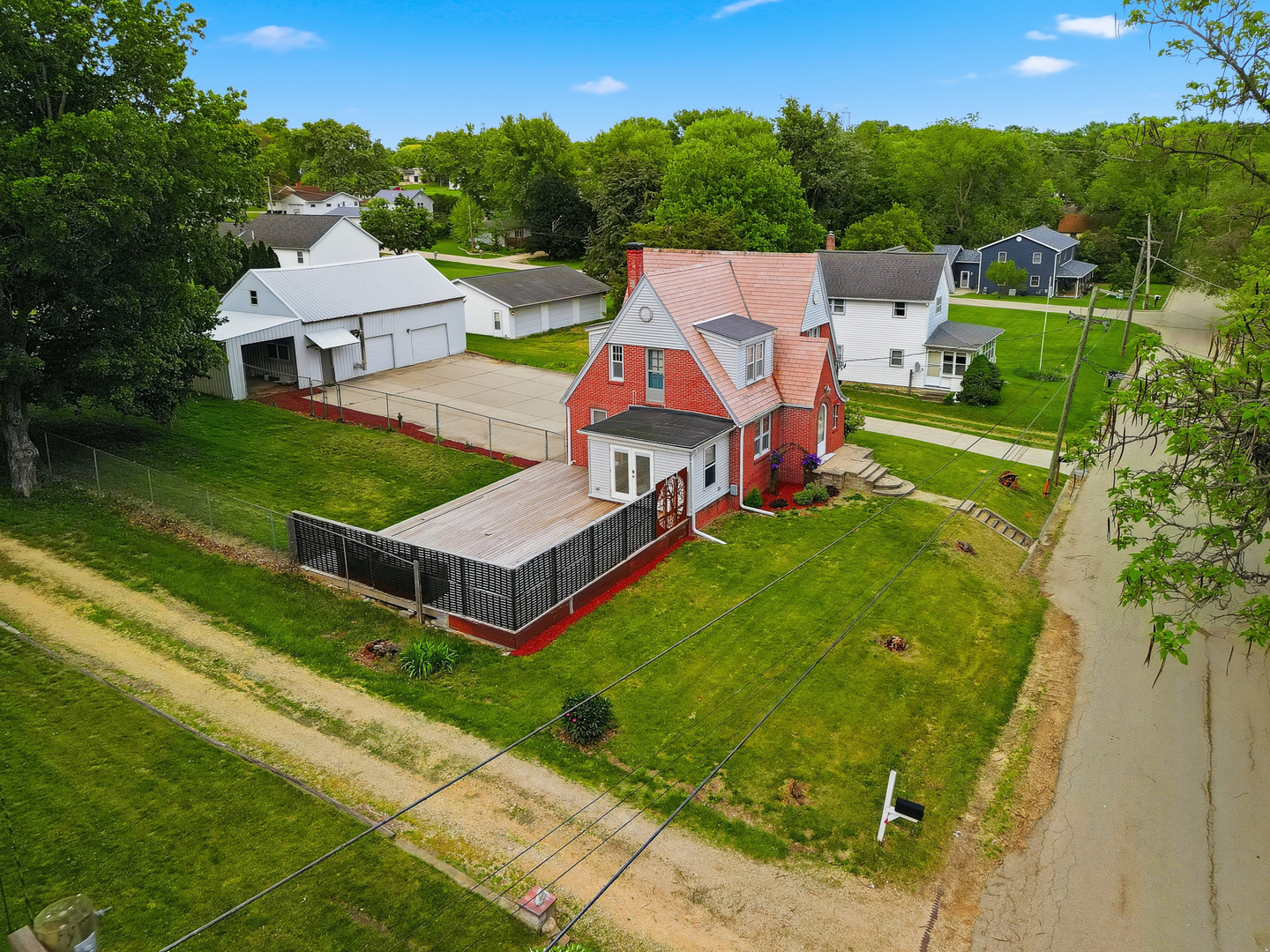 1301 Long Street Dixon, IL 61021 - Photo 4 of 47