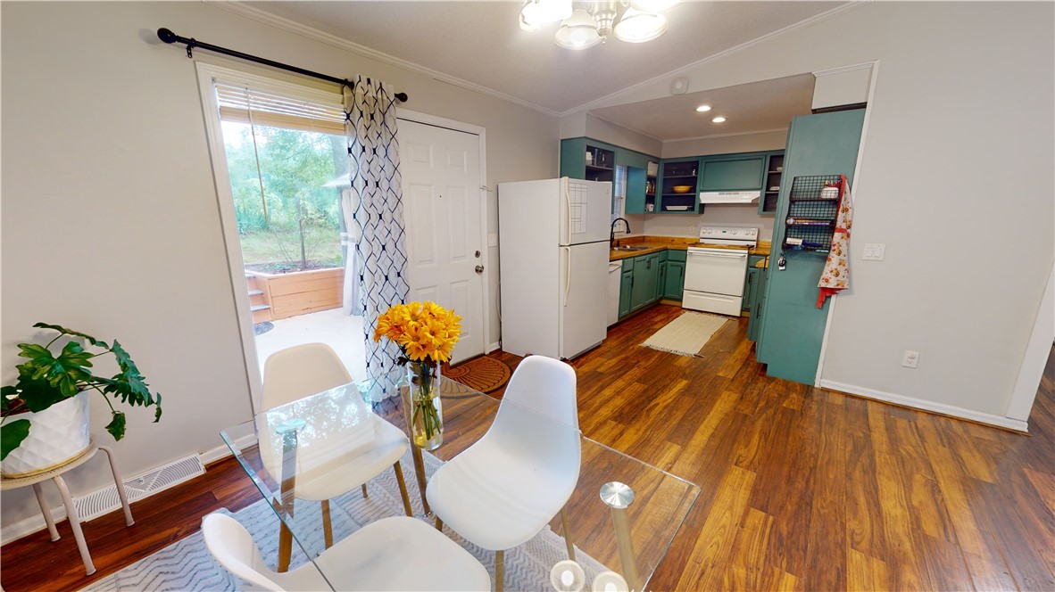 512 State Rd S-37-561 Seneca, SC 29678 - Photo 4 of 45