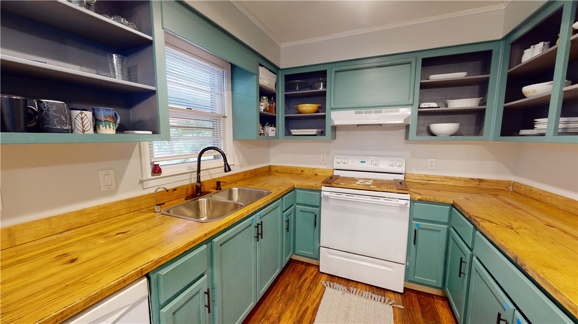 512 State Rd S-37-561 Seneca, SC 29678 - Photo 6 of 45