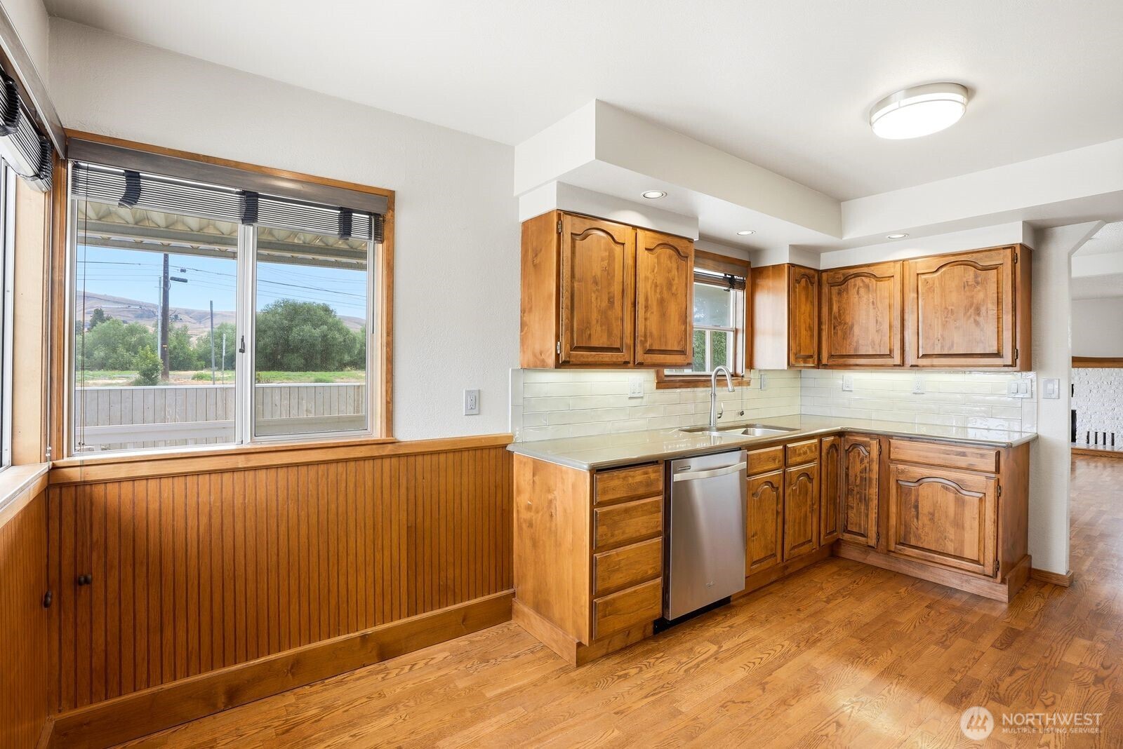 4101 Ahtanum Road Yakima, WA 98903 - Photo 7 of 38