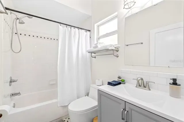 $2,690 | 7413 South Elliott Street, Tampa, FL 33616