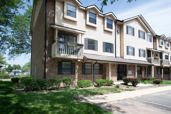 $2,500 | 1486 West Jefferson Avenue, Unit D, Naperville, IL 60540