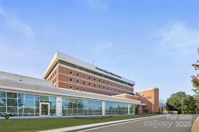 $274,990 | 3213 Riverbend Street, Hickory, NC 28602