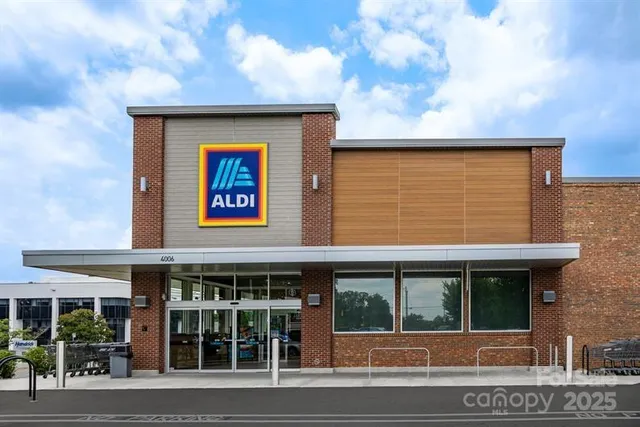 $274,990 | 3213 Riverbend Street, Hickory, NC 28602