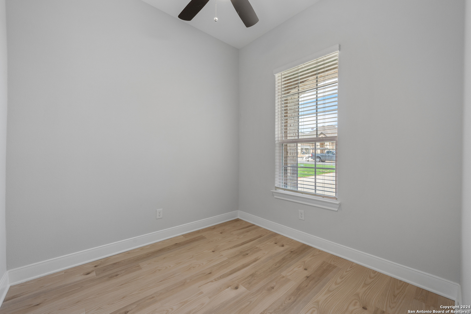 204 Azalea Alley Castroville, TX 78009 - Photo 5 of 22