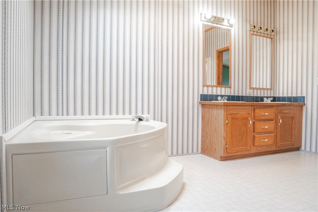 873 Holcomb Road Jefferson, OH 44047 - Photo 18 of 22 Gallery Image 18