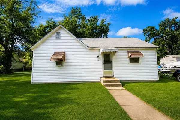 $35,000 | 210 West 7th Street, Erie, KS 66733