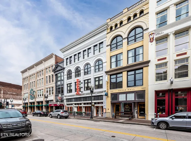 $3,400 | 416 South Gay Street, Unit 204, Knoxville, TN 37902