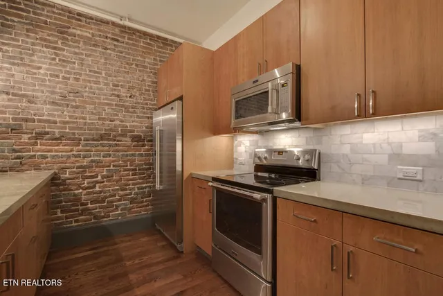 $3,400 | 416 South Gay Street, Unit 204, Knoxville, TN 37902