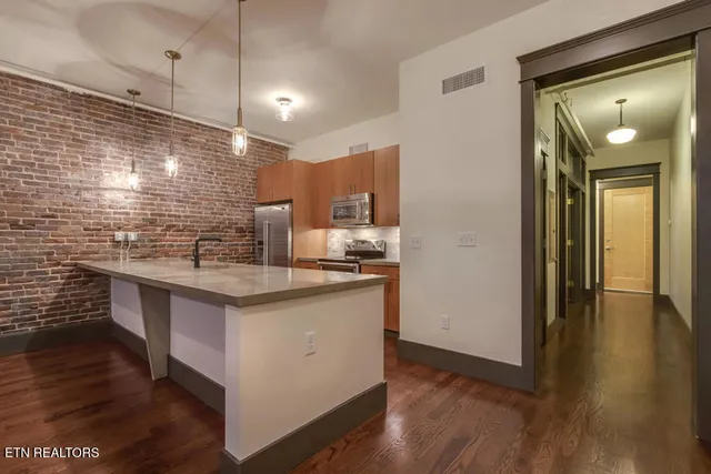 $3,400 | 416 South Gay Street, Unit 204, Knoxville, TN 37902