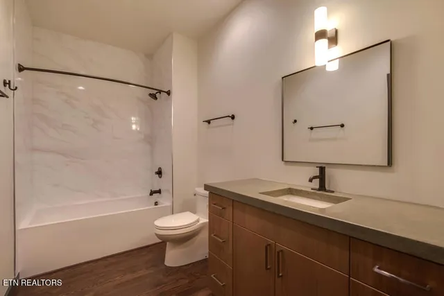 $3,400 | 416 South Gay Street, Unit 204, Knoxville, TN 37902