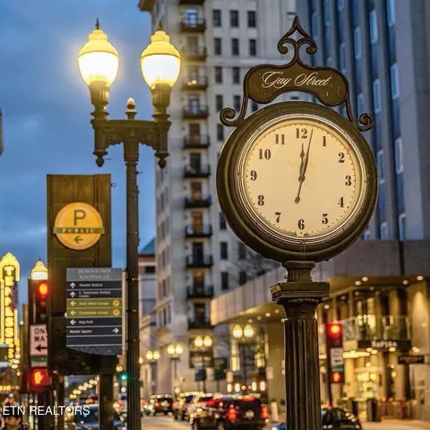 $3,400 | 416 South Gay Street, Unit 204, Knoxville, TN 37902