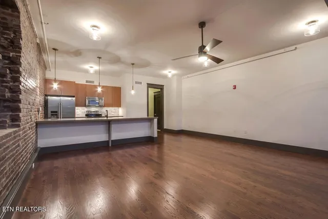 $3,400 | 416 South Gay Street, Unit 204, Knoxville, TN 37902