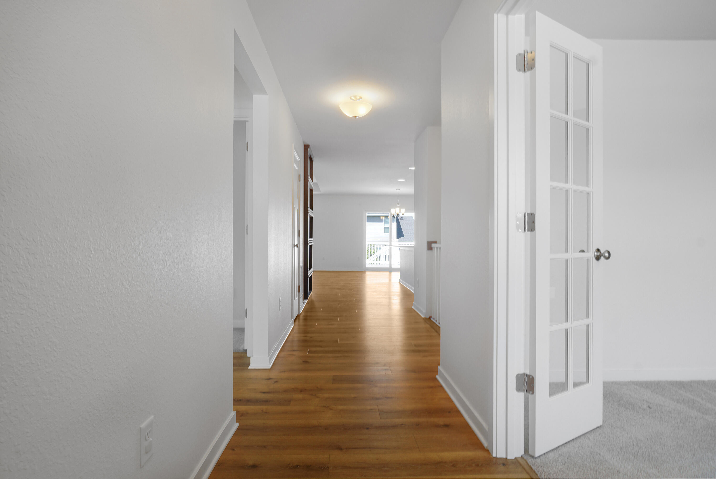 625 Mary Way Slinger, WI 53086 - Photo 2 of 34 Foyer