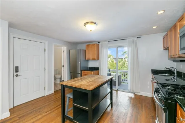 $599,000 | 364 Sumner Street, Unit 2, Boston, MA 02128