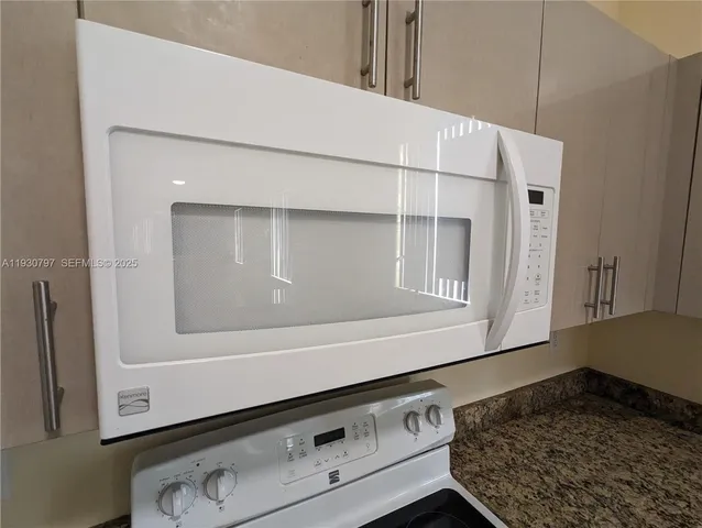 a close view of stove