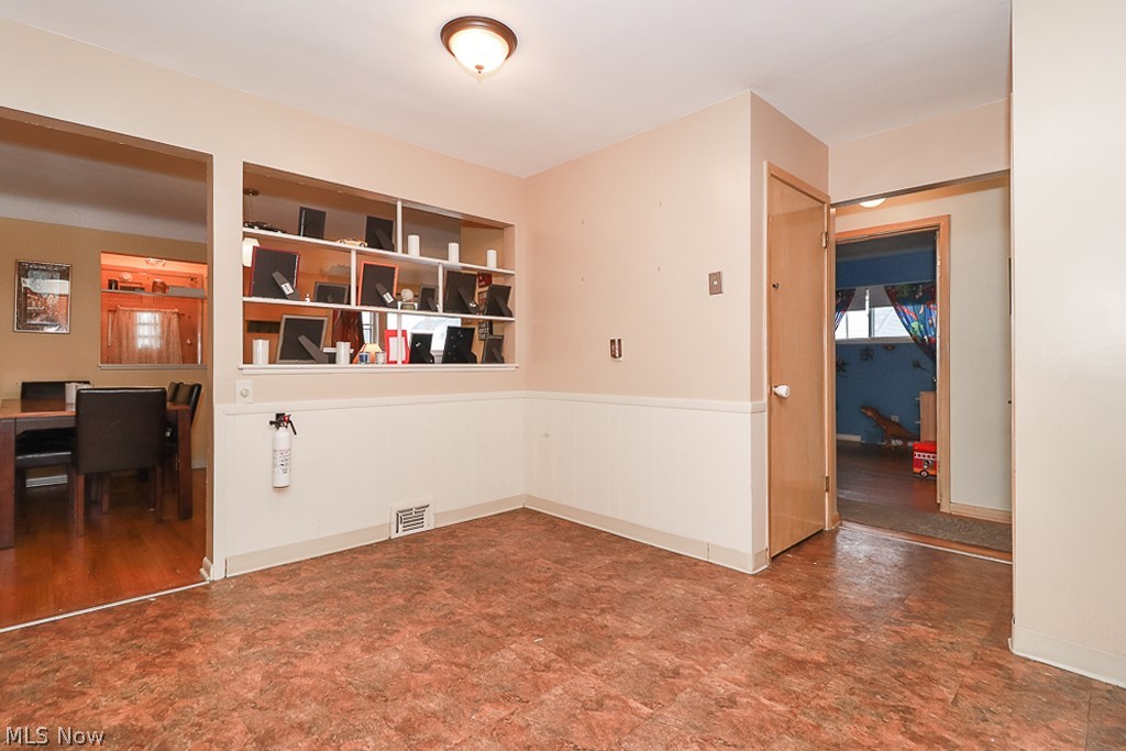 4418 Urban Road Cleveland, OH 44121 - Photo 10 of 35 Gallery Image 10
