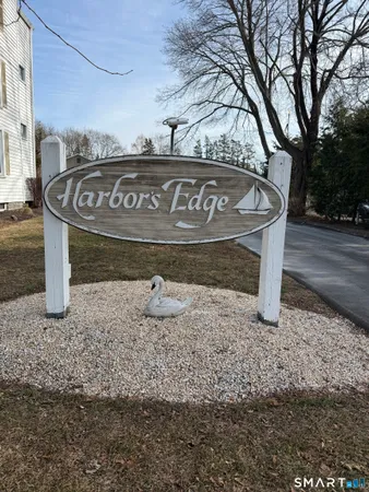 $275,500 | 116 Commerce Street, Unit 5, Clinton, CT 06413