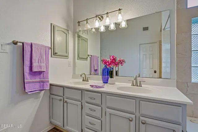 $353,000 | 10840 Loma Del Norte Drive, El Paso, TX 79934