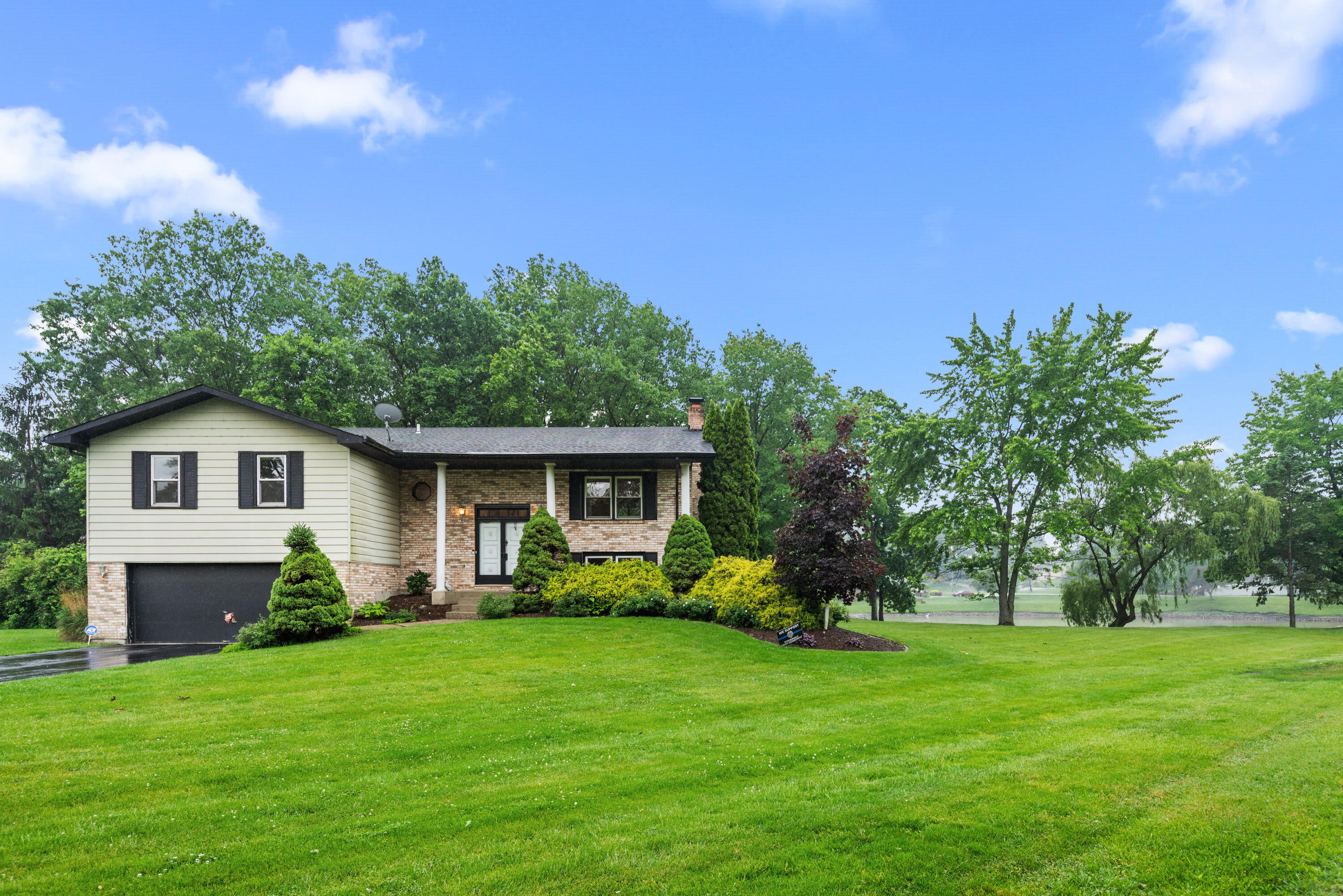 8558 Mathews Street Crown Point, IN 46307 - Photo 1 of 27 3000x2002