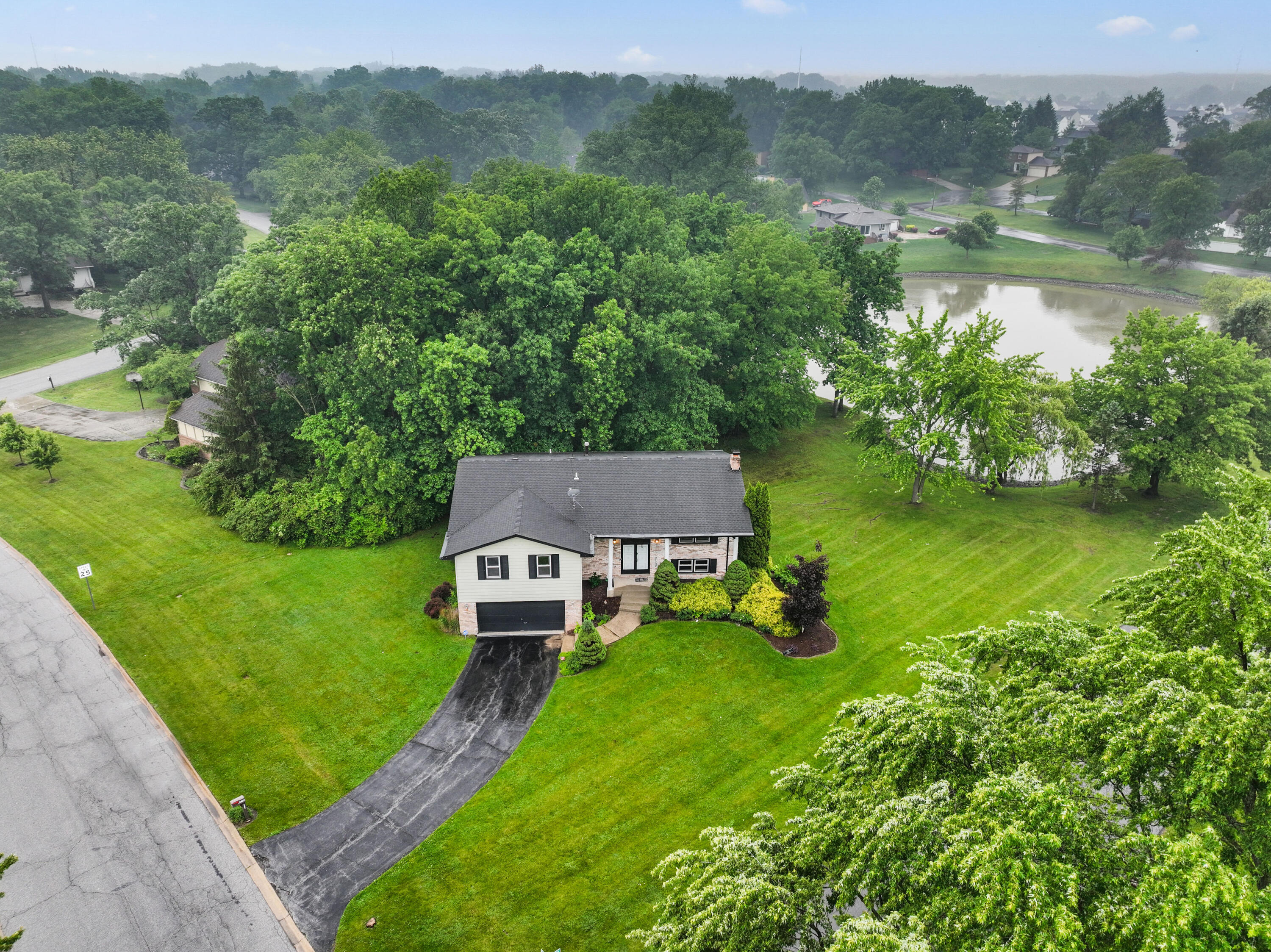 8558 Mathews Street Crown Point, IN 46307 - Photo 3 of 27 3000x2247