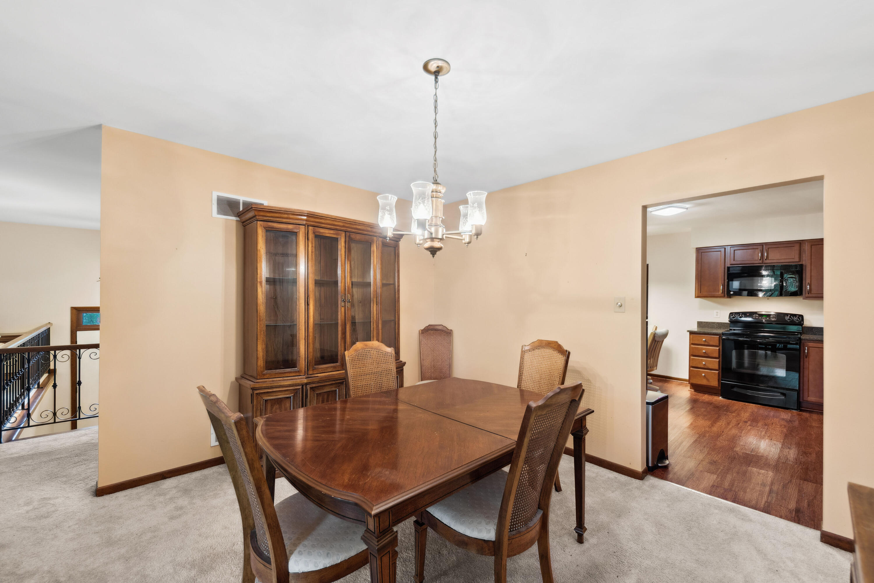 8558 Mathews Street Crown Point, IN 46307 - Photo 6 of 27 3000x2002