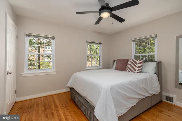 $865,000 | 1628 North Colonial Terrace, Arlington, VA 22209