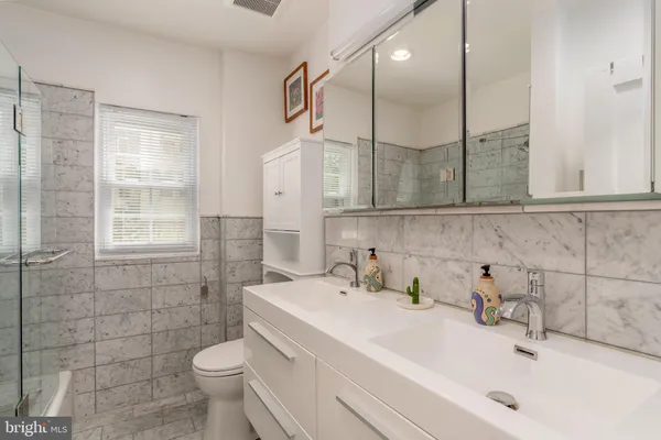 $865,000 | 1628 North Colonial Terrace, Arlington, VA 22209