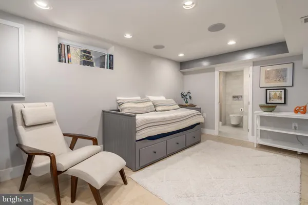 $865,000 | 1628 North Colonial Terrace, Arlington, VA 22209