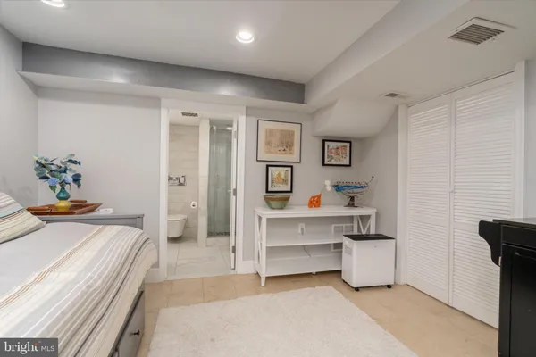 $865,000 | 1628 North Colonial Terrace, Arlington, VA 22209