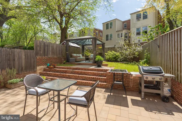 $865,000 | 1628 North Colonial Terrace, Arlington, VA 22209