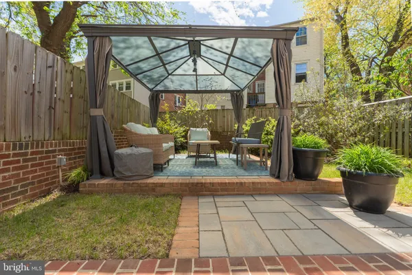 $865,000 | 1628 North Colonial Terrace, Arlington, VA 22209