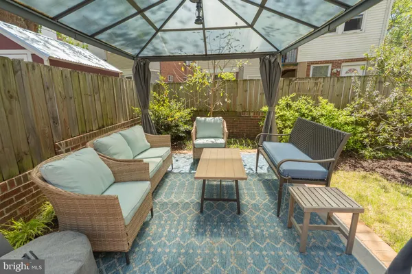 $865,000 | 1628 North Colonial Terrace, Arlington, VA 22209